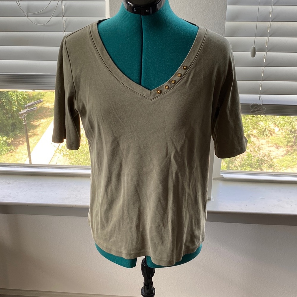 Karen Scott green vneck short sleeve shirt